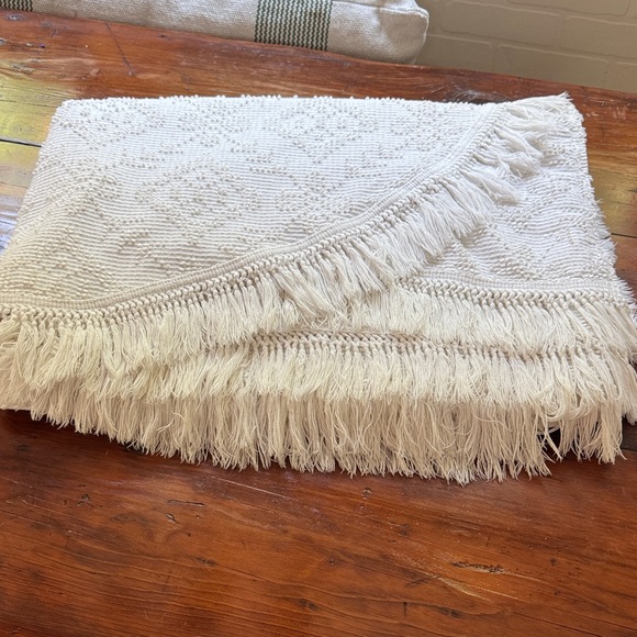 Vintage Twin Chenille Bed Spread/Throw